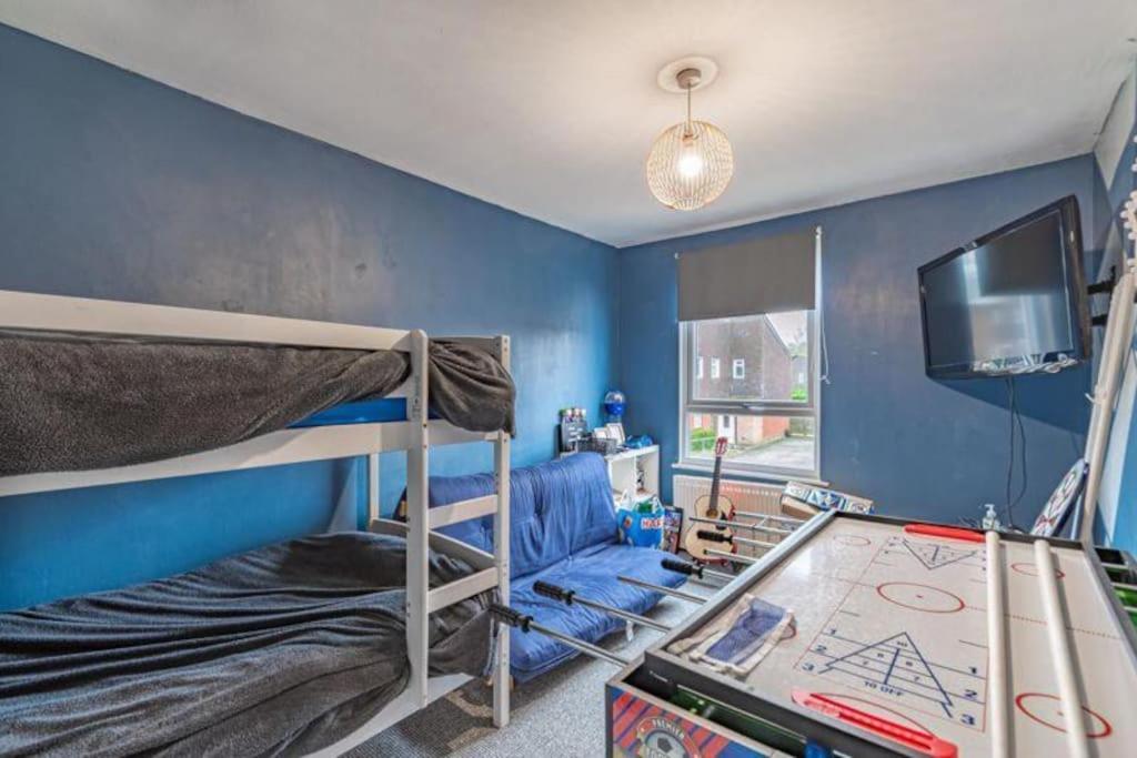 Cozy & Modern Medics Contractors Holiday home Birmingham